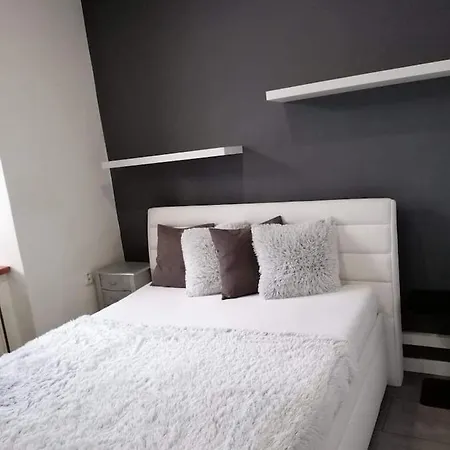 Apartment Apartman Sofie *